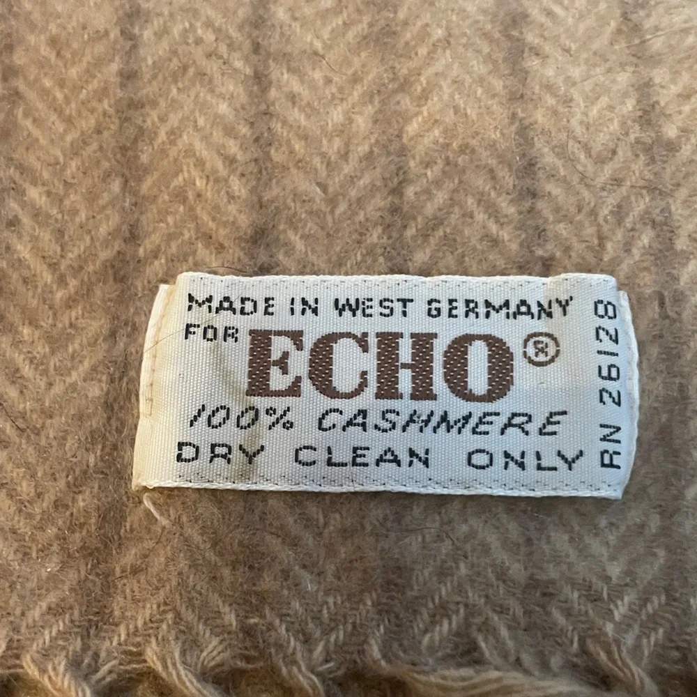 Vintage Echo Cashmere Houndstooth Fringe Scarf🖤